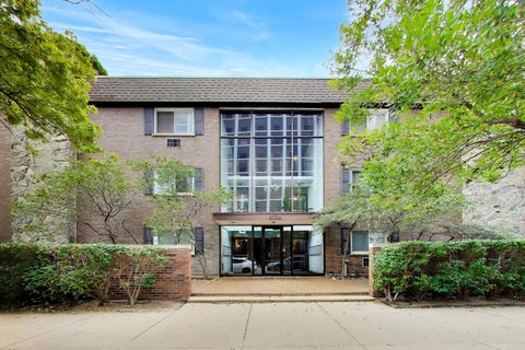 Photo of 4334 N CLARENDON Avenue #102, Chicago, IL 60613 (MLS # 12773628)