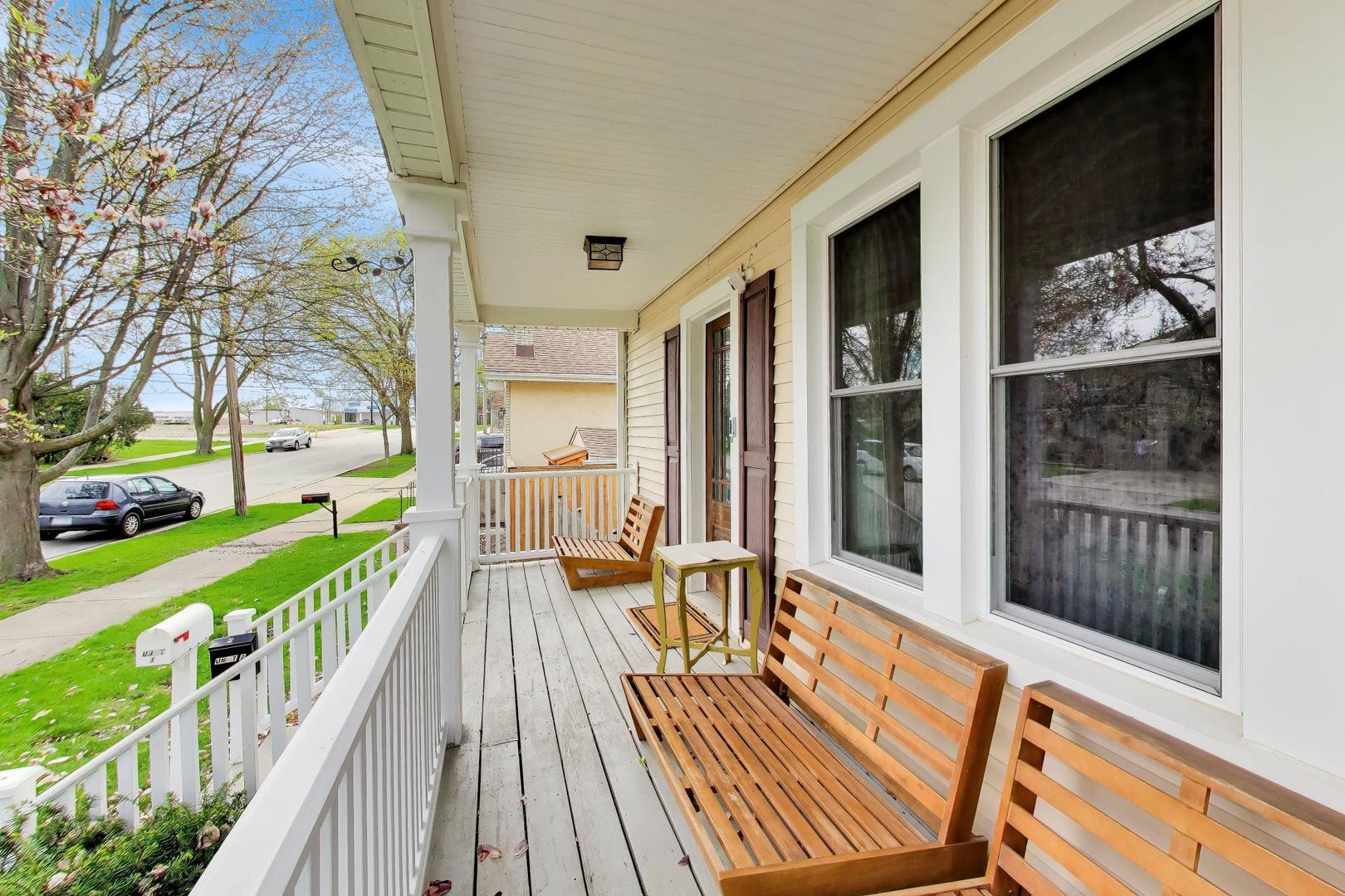 7006 W Jarvis Avenue