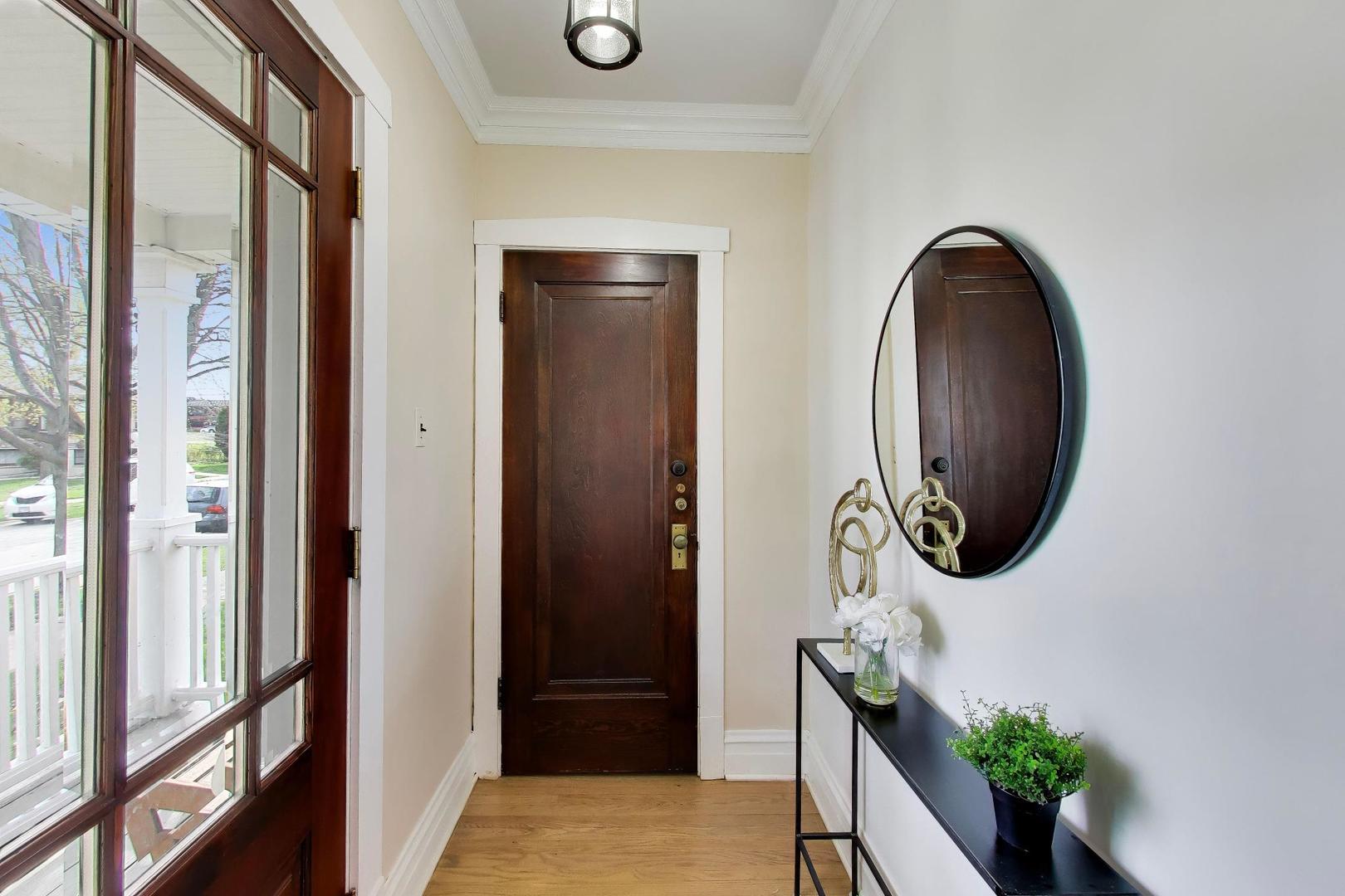 7006 W Jarvis Avenue