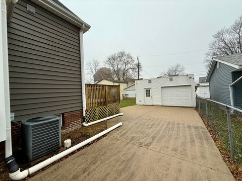 Tiny photo for 421 N Grant Street, Clinton, IL 61727 (MLS # 12507398)