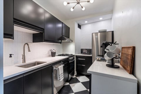 Tiny photo for 1150 N Lake Shore Drive #14K, Chicago, IL 60611 (MLS # 12779436)