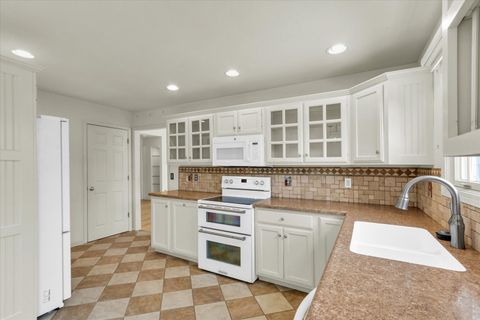 Tiny photo for 1811 E Amber Lane #A, Urbana, IL 61802 (MLS # 12487620)