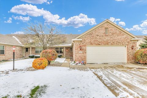 Photo of 1811 E Amber Lane #A, Urbana, IL 61802 (MLS # 12487620)