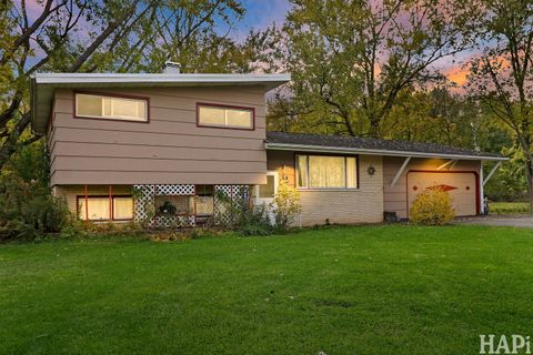 1711 Beechnut Drive Holiday Hills IL 60051