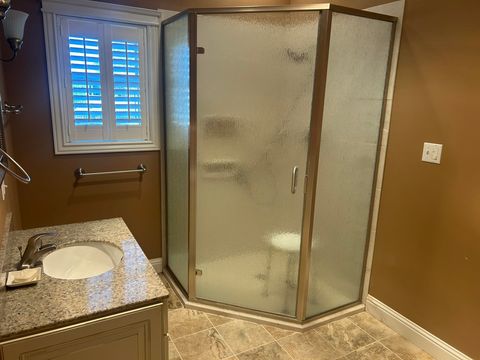 Tiny photo for 8 DOGWOOD Place, Harrisburg, IL 62946 (MLS # EB460493)