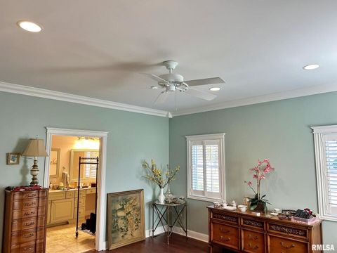 Tiny photo for 8 DOGWOOD Place, Harrisburg, IL 62946 (MLS # EB460493)