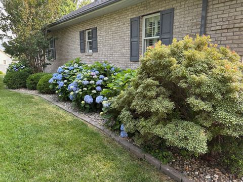 Tiny photo for 8 DOGWOOD Place, Harrisburg, IL 62946 (MLS # EB460493)