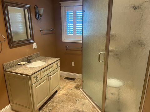 Tiny photo for 8 DOGWOOD Place, Harrisburg, IL 62946 (MLS # EB460493)