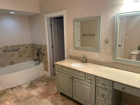 Tiny photo for 8 DOGWOOD Place, Harrisburg, IL 62946 (MLS # EB460493)