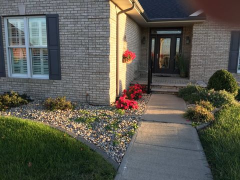 Tiny photo for 8 DOGWOOD Place, Harrisburg, IL 62946 (MLS # EB460493)