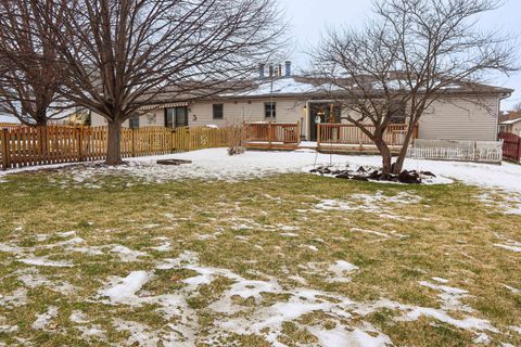 Tiny photo for 904 Harvest Trail #B, Yorkville, IL 60560 (MLS # 12596903)