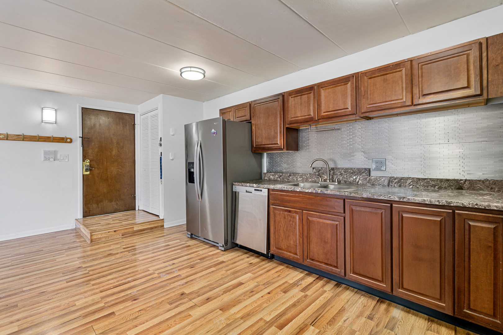 13540 Lawler Avenue 76