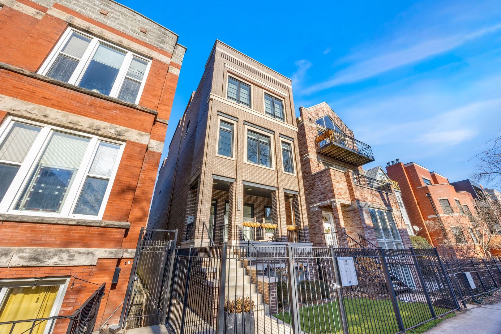 738 W Schubert Avenue 2