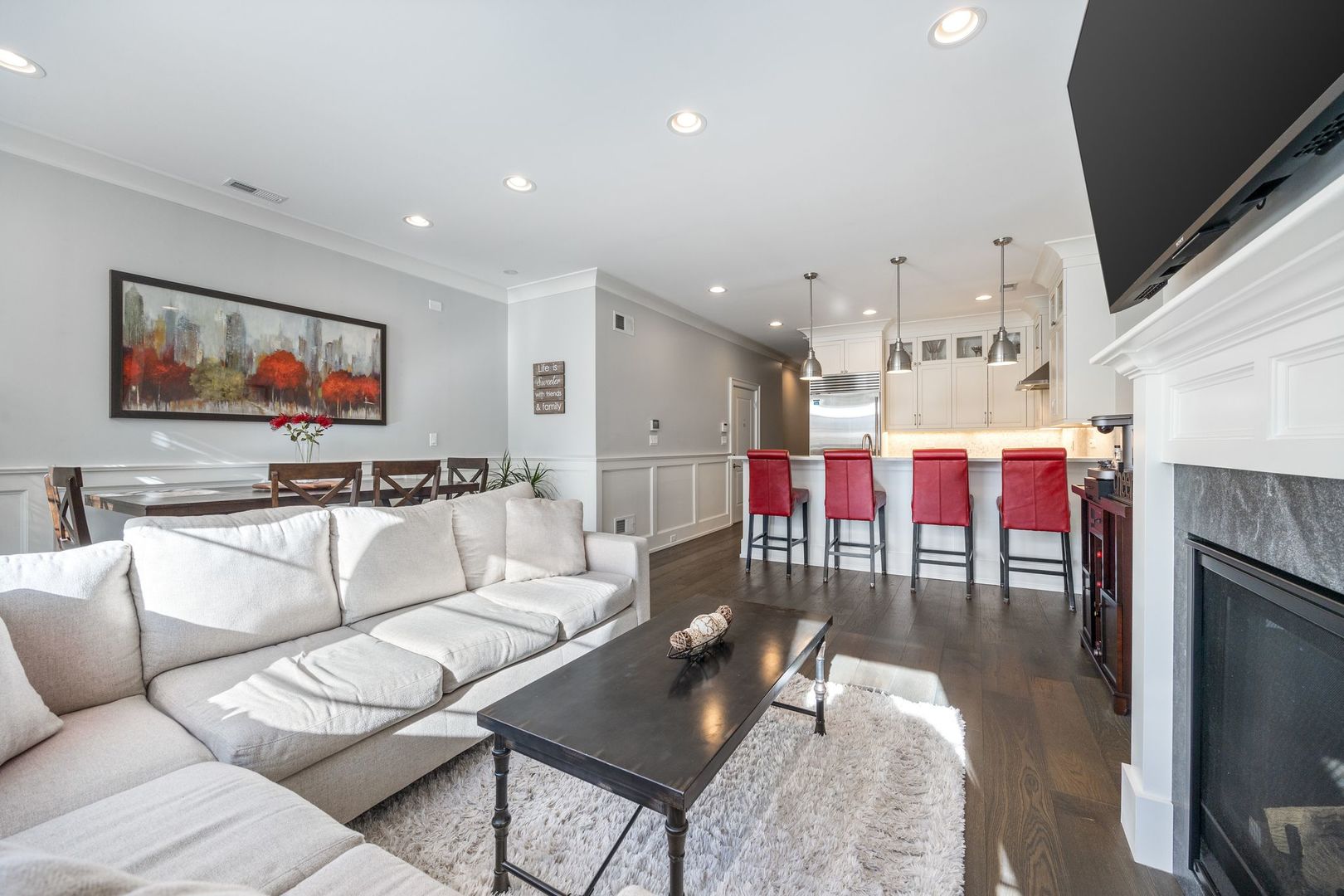 738 W Schubert Avenue 2