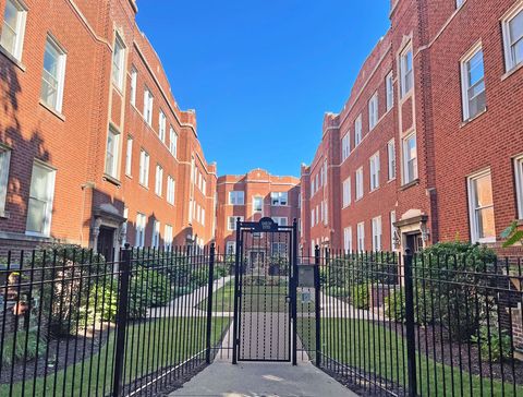 Photo of 1348 W Estes Avenue #3S, Chicago, IL 60626 (MLS # 12532797)