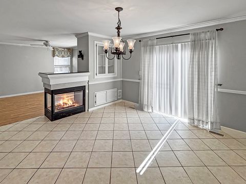 Tiny photo for 817 Blue Spruce Court, Lindenhurst, IL 60046 (MLS # 12585495)