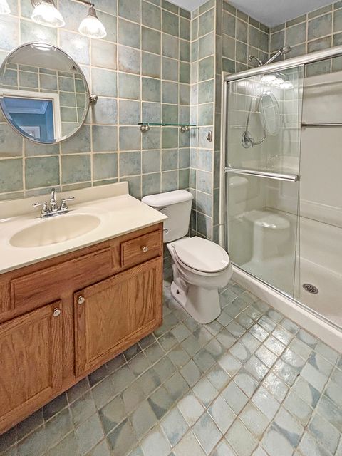 Tiny photo for 817 Blue Spruce Court, Lindenhurst, IL 60046 (MLS # 12585495)