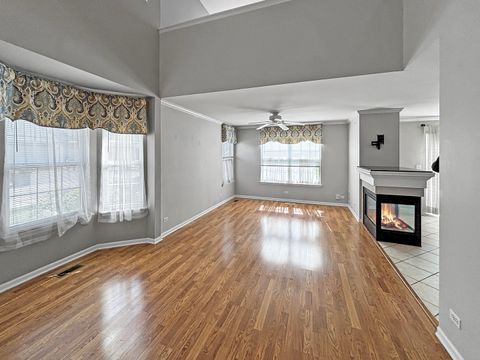 Tiny photo for 817 Blue Spruce Court, Lindenhurst, IL 60046 (MLS # 12585495)