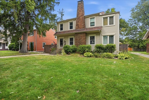 Photo of 2014 E Jackson Street, Bloomington, IL 61701 (MLS # 12766133)
