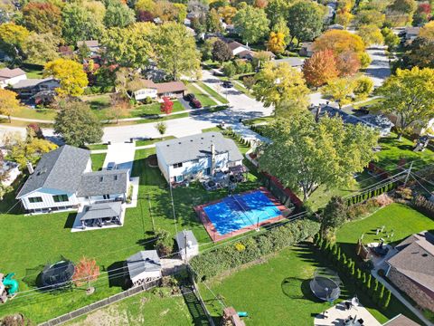 Tiny photo for 2528 N Walnut Avenue, Arlington Heights, IL 60004 (MLS # 12499431)