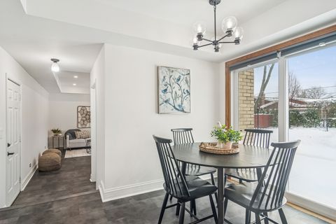 Tiny photo for 2528 N Walnut Avenue, Arlington Heights, IL 60004 (MLS # 12499431)