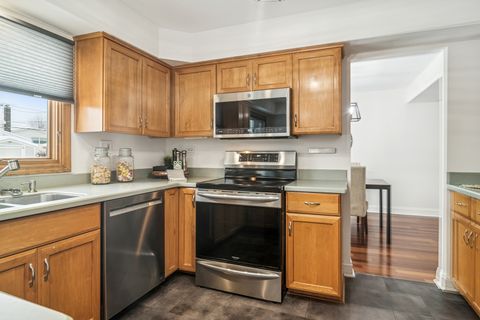 Tiny photo for 2528 N Walnut Avenue, Arlington Heights, IL 60004 (MLS # 12499431)