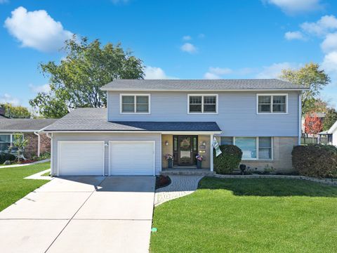 Photo of 2528 N Walnut Avenue, Arlington Heights, IL 60004 (MLS # 12499431)