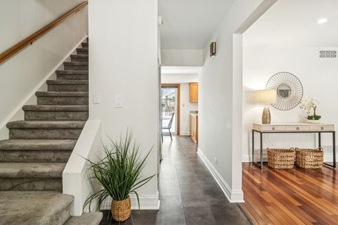 Tiny photo for 2528 N Walnut Avenue, Arlington Heights, IL 60004 (MLS # 12499431)