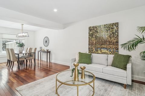 Tiny photo for 2528 N Walnut Avenue, Arlington Heights, IL 60004 (MLS # 12499431)