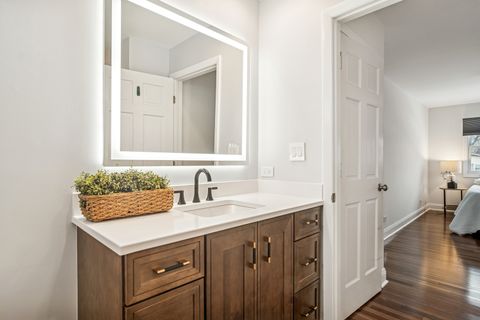 Tiny photo for 2528 N Walnut Avenue, Arlington Heights, IL 60004 (MLS # 12499431)