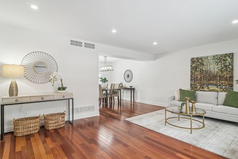 Tiny photo for 2528 N Walnut Avenue, Arlington Heights, IL 60004 (MLS # 12499431)