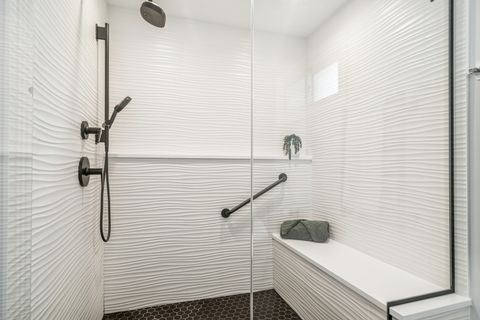 Tiny photo for 2528 N Walnut Avenue, Arlington Heights, IL 60004 (MLS # 12499431)