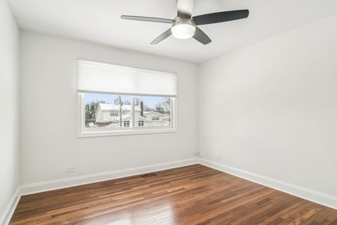 Tiny photo for 2528 N Walnut Avenue, Arlington Heights, IL 60004 (MLS # 12499431)