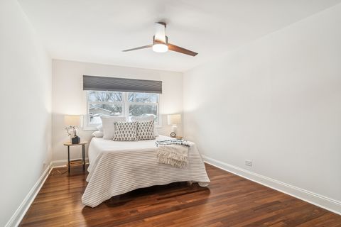 Tiny photo for 2528 N Walnut Avenue, Arlington Heights, IL 60004 (MLS # 12499431)