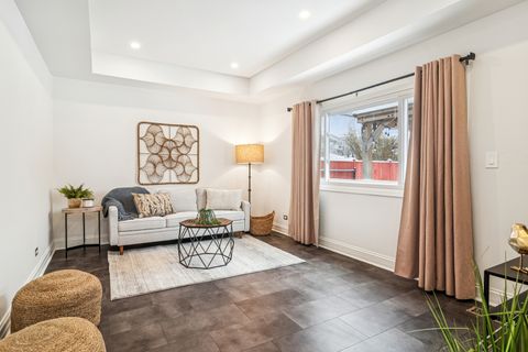 Tiny photo for 2528 N Walnut Avenue, Arlington Heights, IL 60004 (MLS # 12499431)