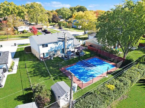 Tiny photo for 2528 N Walnut Avenue, Arlington Heights, IL 60004 (MLS # 12499431)