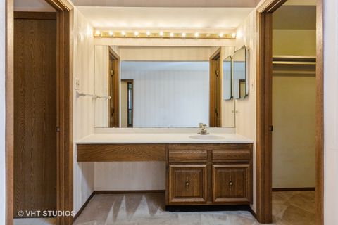 Tiny photo for 1450 Tanglewood Street #1B, Flossmoor, IL 60422 (MLS # 12524385)