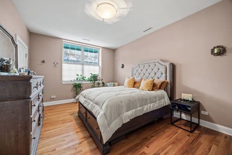 Tiny photo for 1801 W Addison Street #1E, Chicago, IL 60613 (MLS # 12546913)