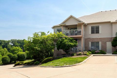 Tiny photo for 1237 Kimberly Road #1237, Bettendorf, IA 52722 (MLS # 12686080)