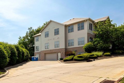 Tiny photo for 1237 Kimberly Road #1237, Bettendorf, IA 52722 (MLS # 12686080)