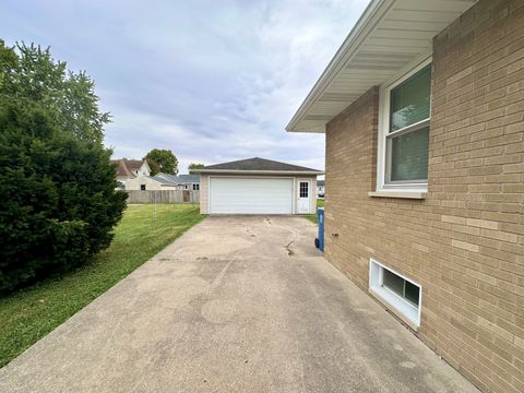 Tiny photo for 1724 9th Street, Peru, IL 61354 (MLS # 12494213)