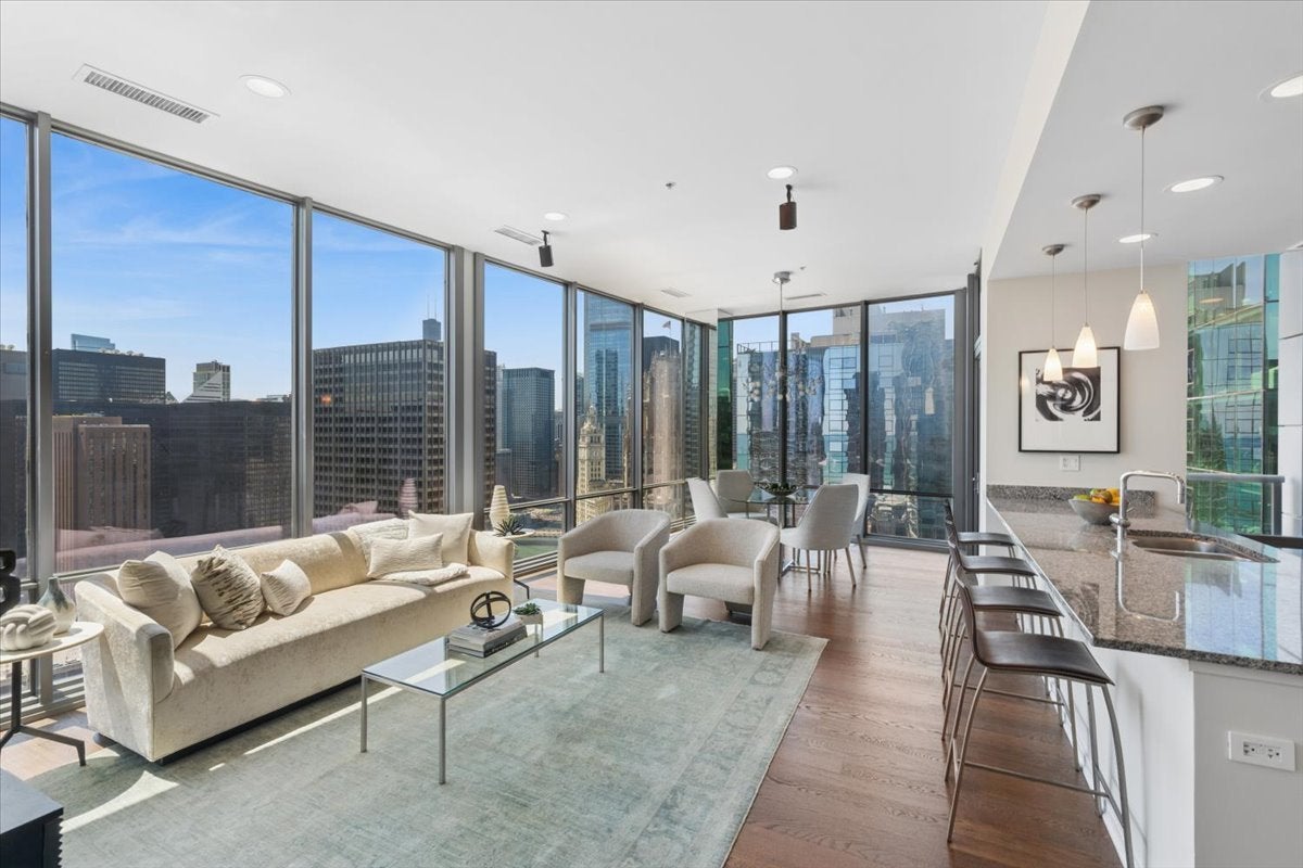 240 E Illinois Street 3101