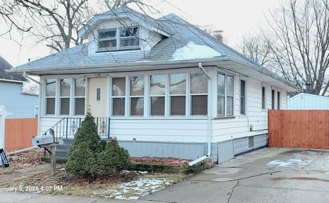 Photo of 628 Monroe Street, Aurora, IL 60505 (MLS # 12541104)