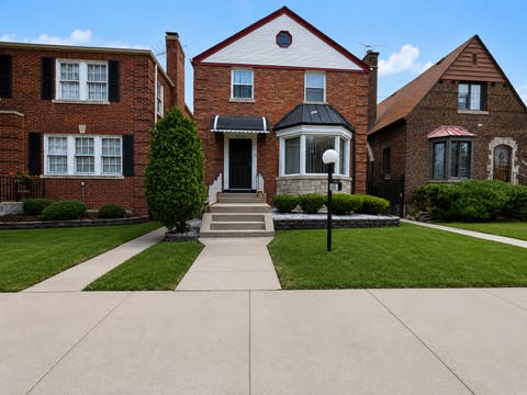 Photo of 8228 S Paxton Avenue, Chicago, IL 60617 (MLS # 12720532)