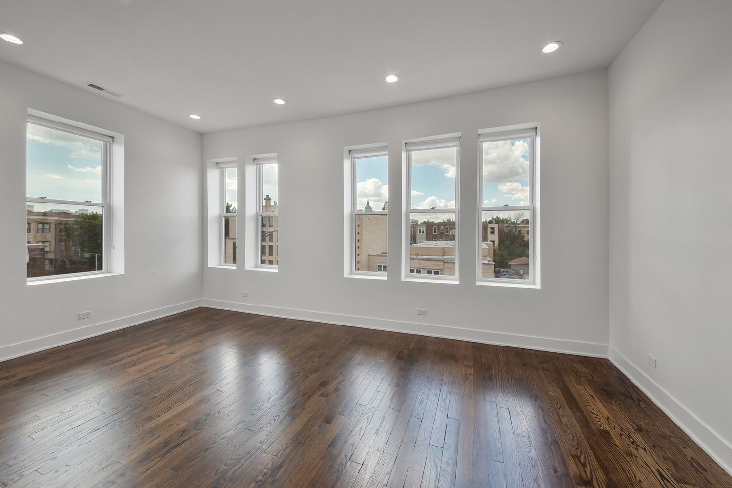 2316 W Augusta Boulevard 1F