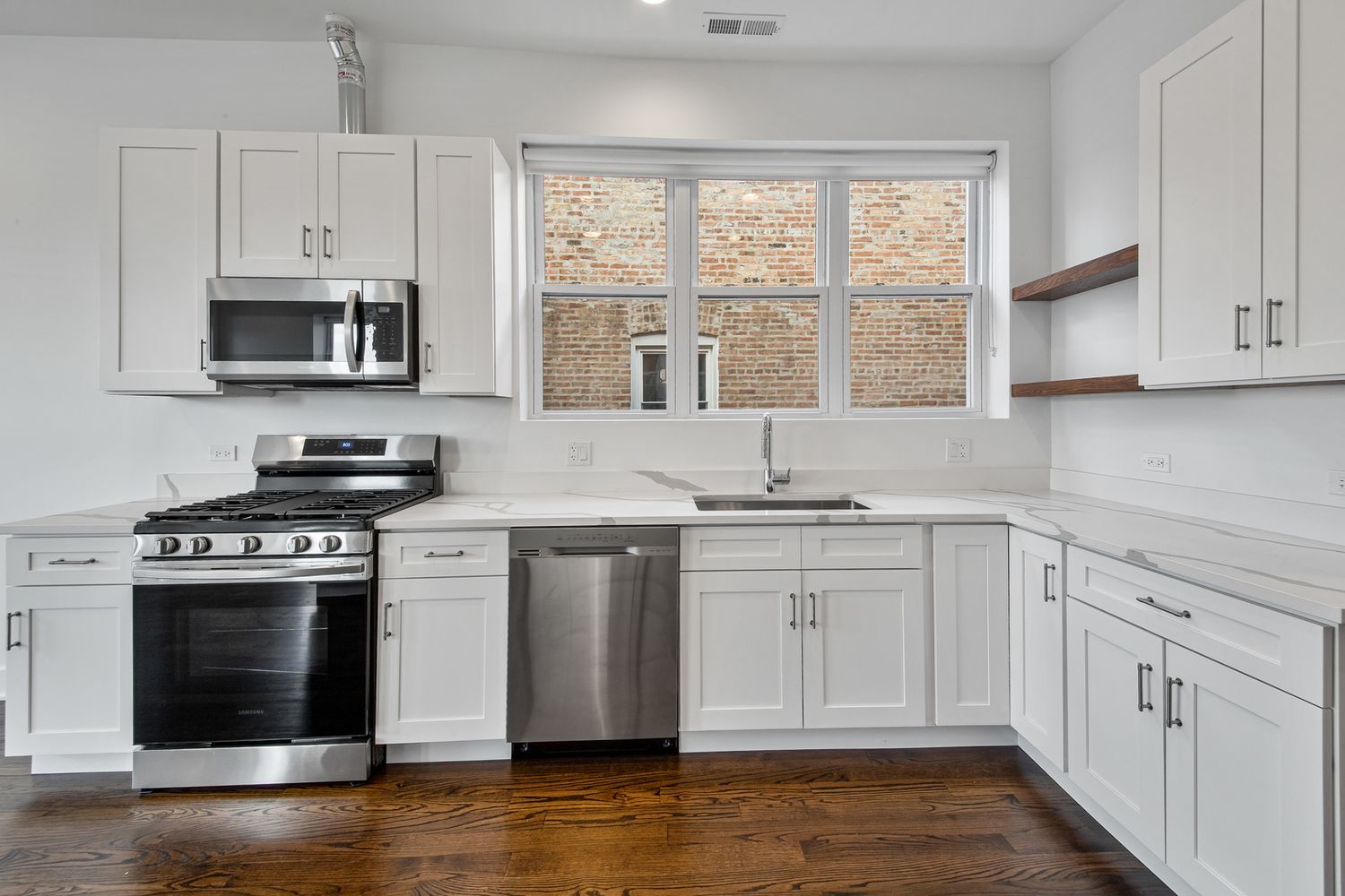 2316 W Augusta Boulevard 1F