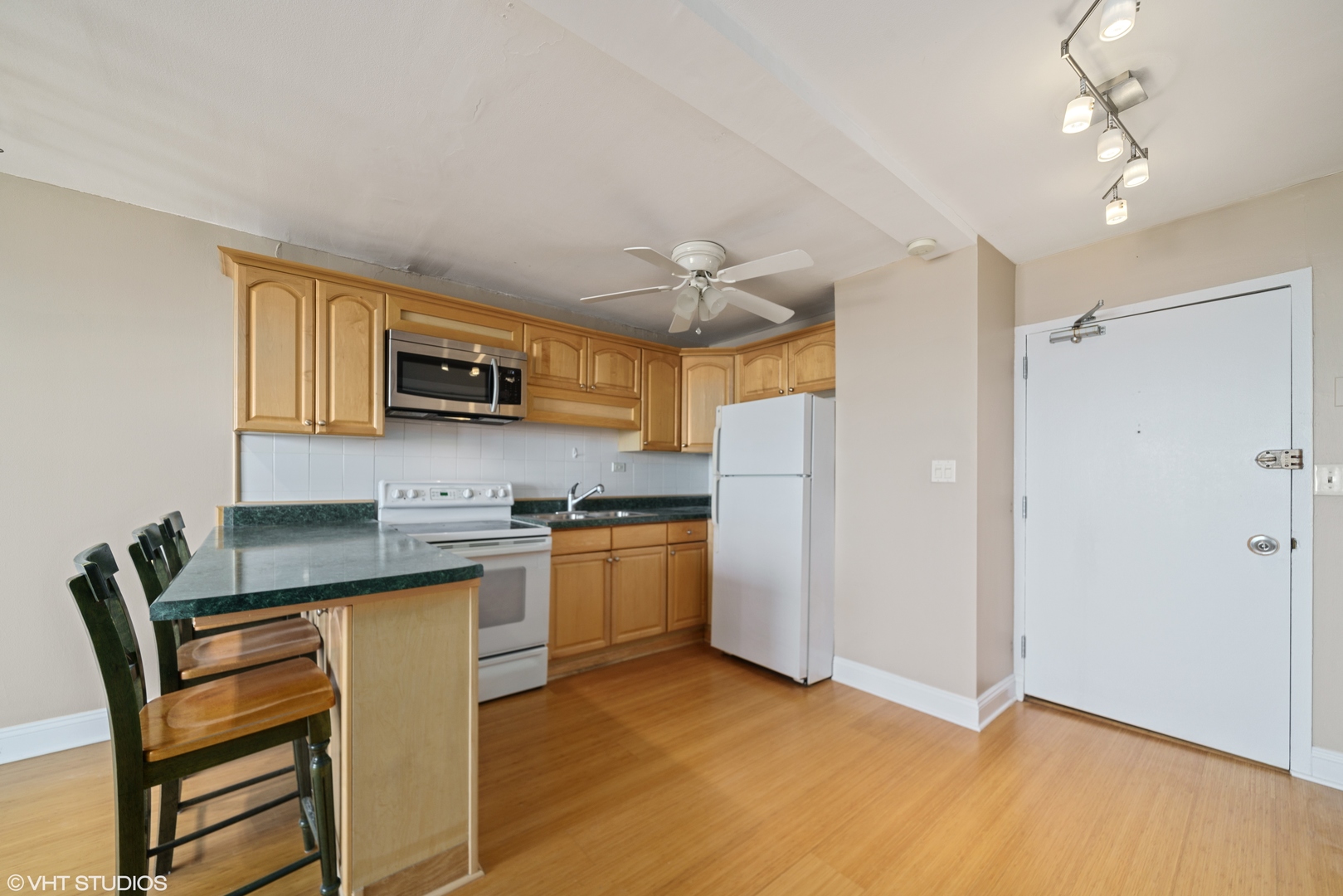 1455 N Sandburg Terrace 2107