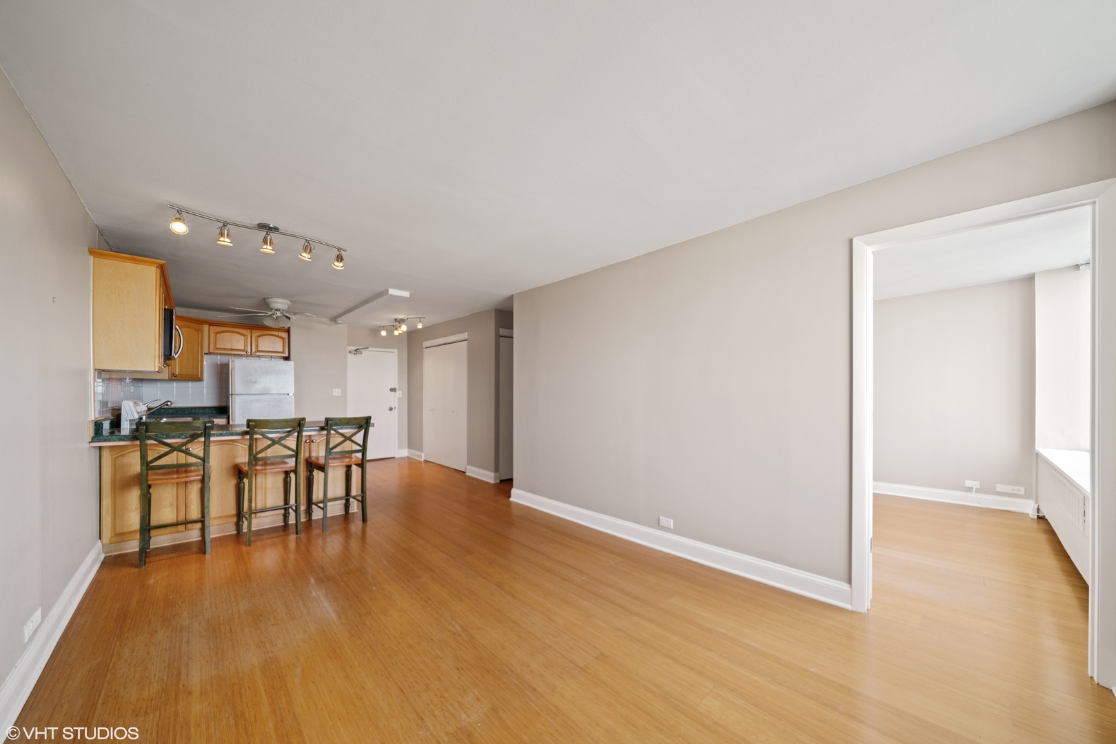 1455 N Sandburg Terrace 2107