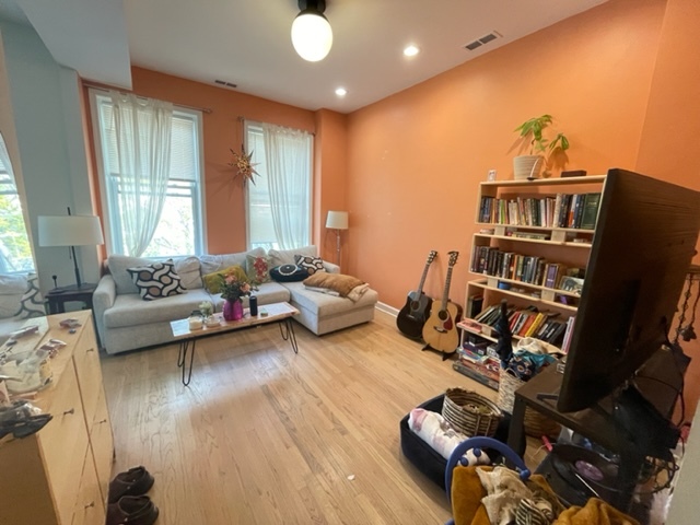 1639 W Huron Street 3F