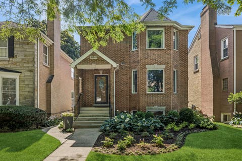 Photo of 6341 N Le Mai Avenue, Chicago, IL 60646 (MLS # 12704613)